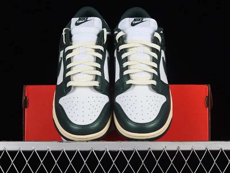 All categories Nk SB Dunk series Nk SB Dunk Low low-top sneakers M version pure original Nk SB Dunk Low "Vintage Green" navy green old SB smashed backboard fashion casual sneakers DQ8580-100